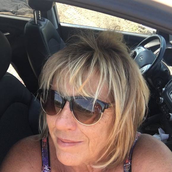 Meet your Posher, Gloria - Picture 1 of 1